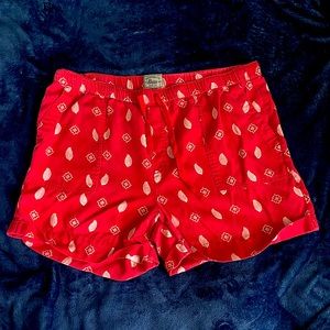 High-waisted, flowy red shorts!